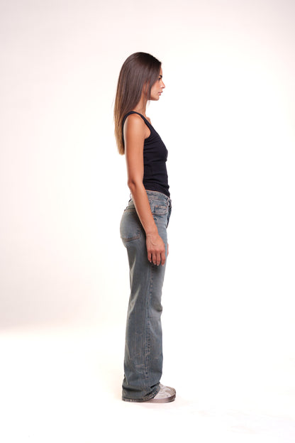 Form 001 / Essential Tank  Square